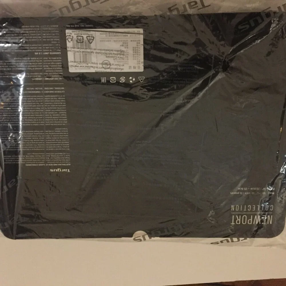 NEW Targust 13-14'' Newport Laptop Tan Sleeve